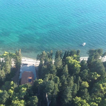 Villa Beachfront Sea Palace Kaštela Buitenkant foto