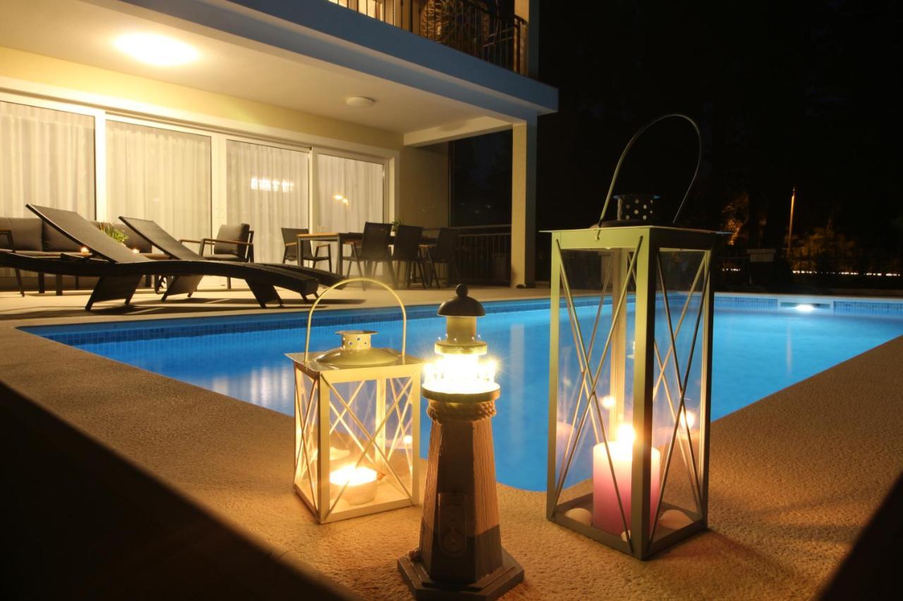 Villa Beachfront Sea Palace Kaštela Buitenkant foto