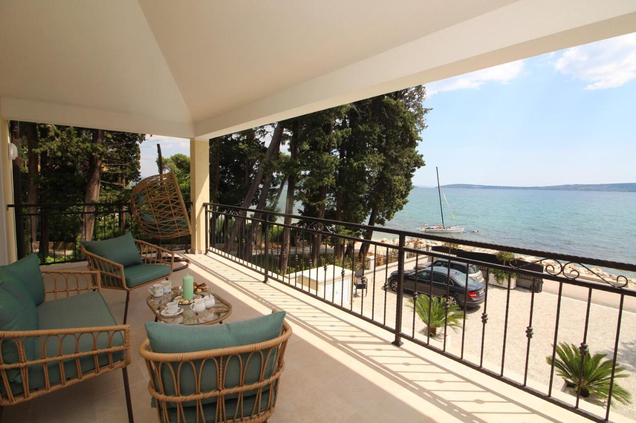 Villa Beachfront Sea Palace Kaštela Buitenkant foto