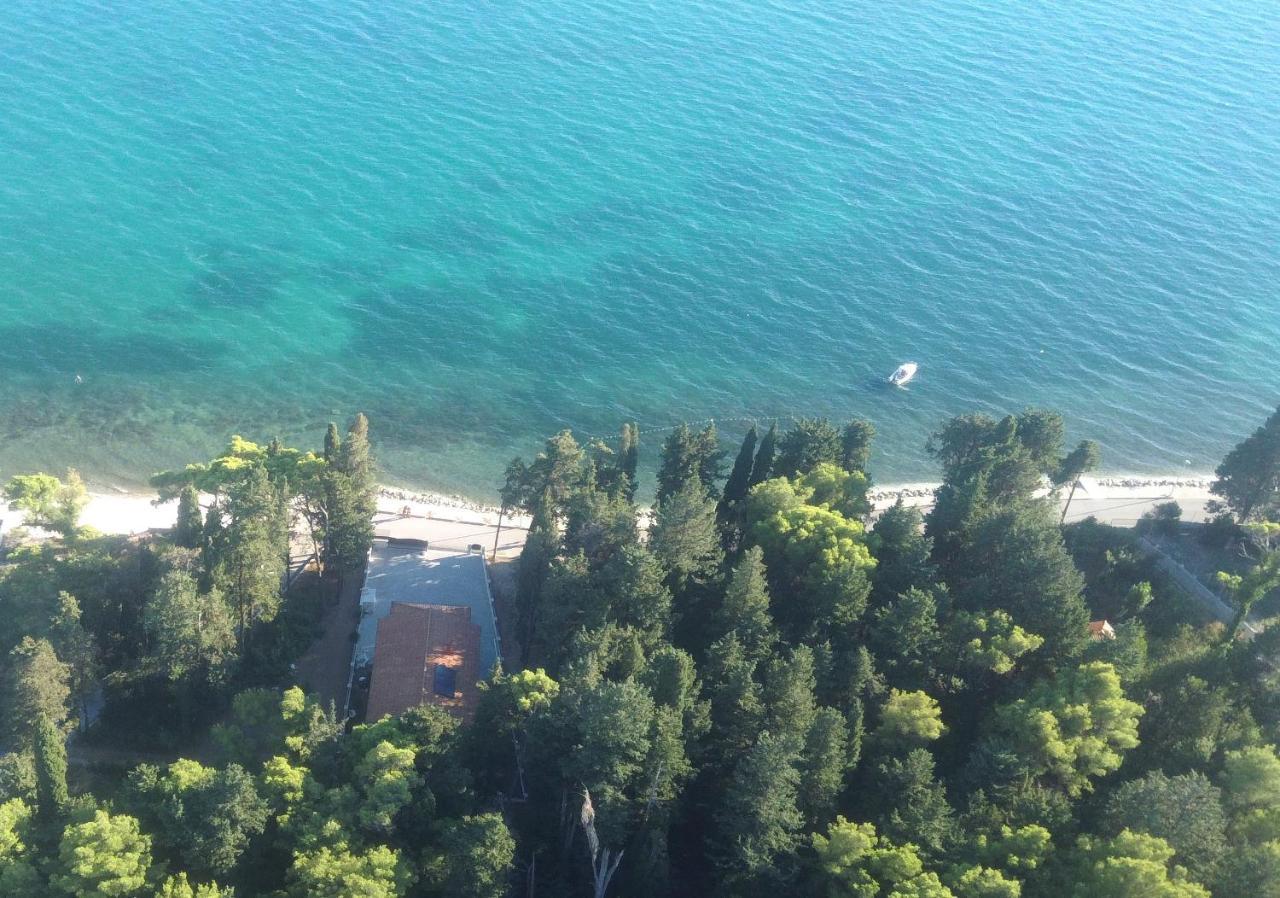 Villa Beachfront Sea Palace Kaštela Buitenkant foto